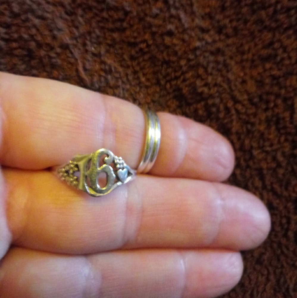 Retired James Avery Sweet 16 ring